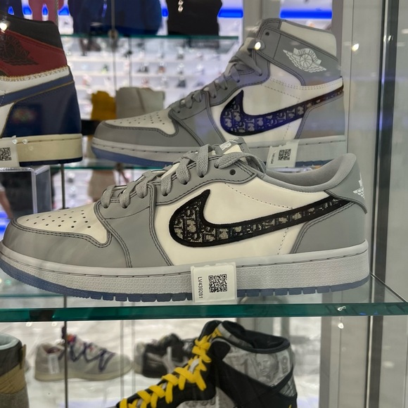 Las Vegas Aritzia - Picture 7 of 13